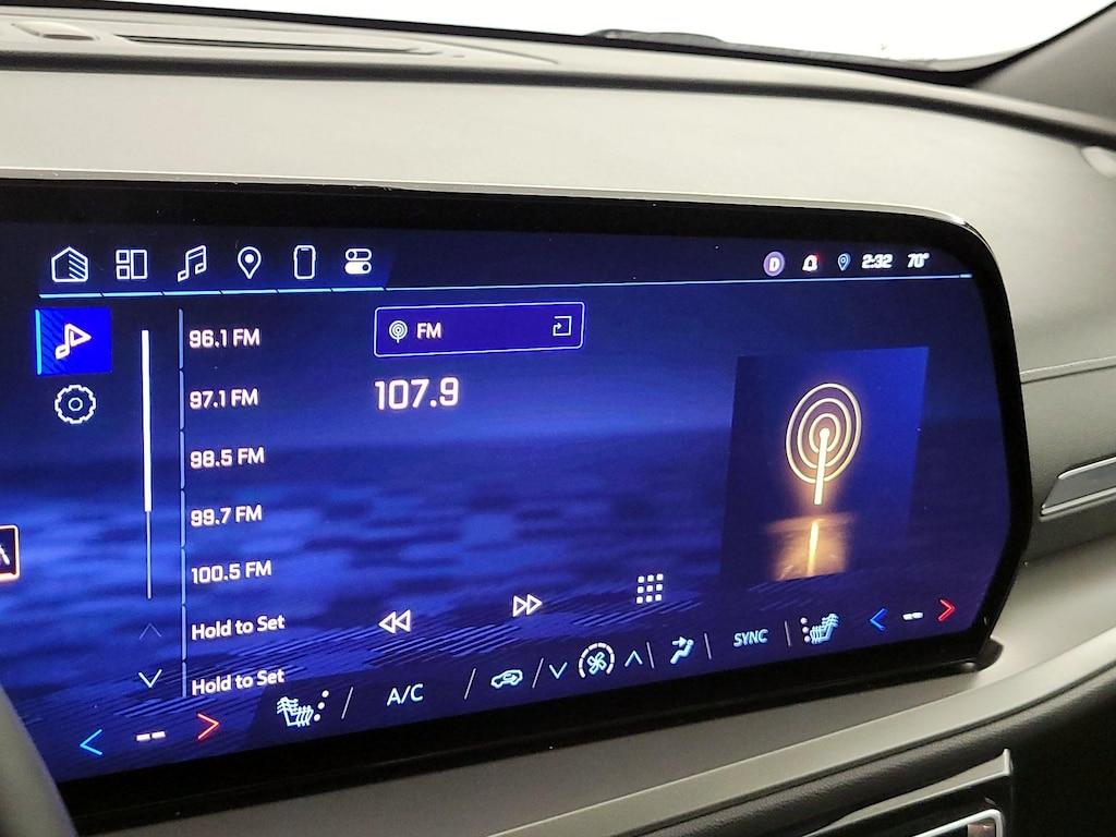 used 2025 Chevrolet Traverse car, priced at $36,998