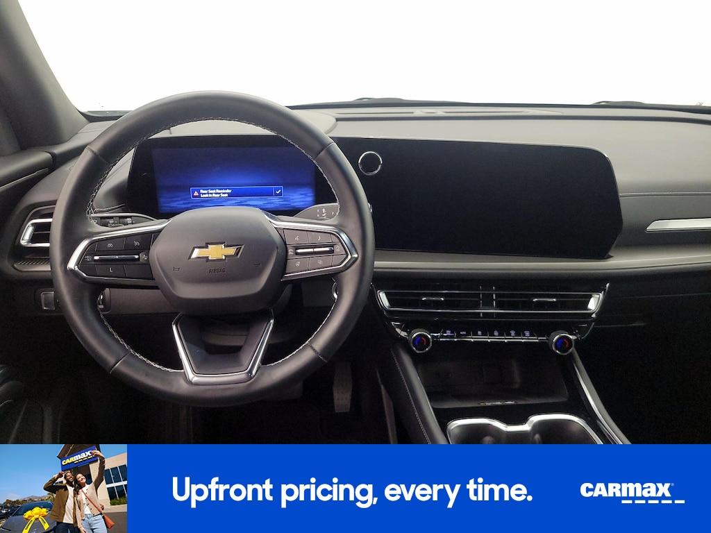 used 2025 Chevrolet Traverse car, priced at $38,998