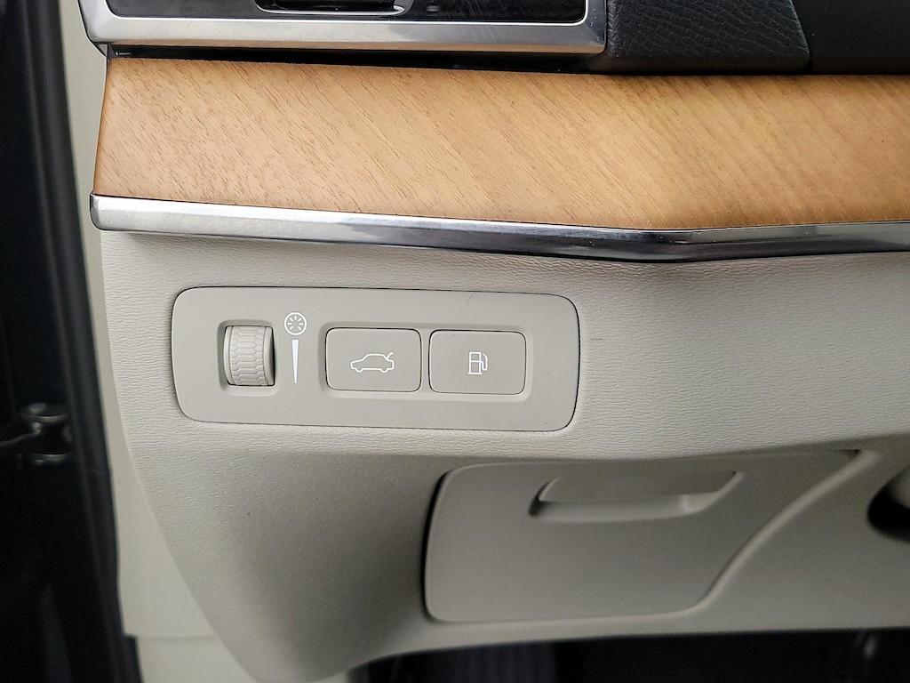 used 2022 Volvo XC90 car, priced at $37,998