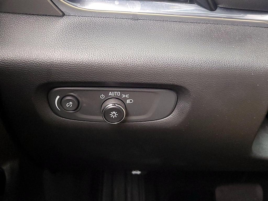 used 2023 Chevrolet Traverse car, priced at $28,998