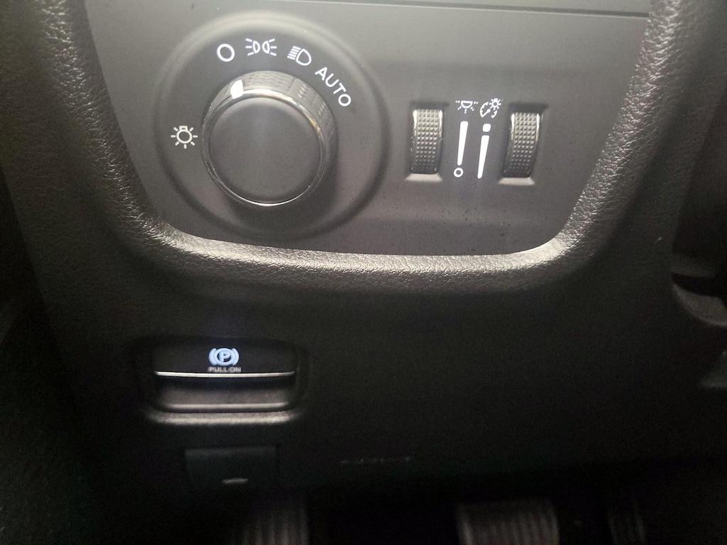 used 2022 Jeep Grand Cherokee car, priced at $31,998