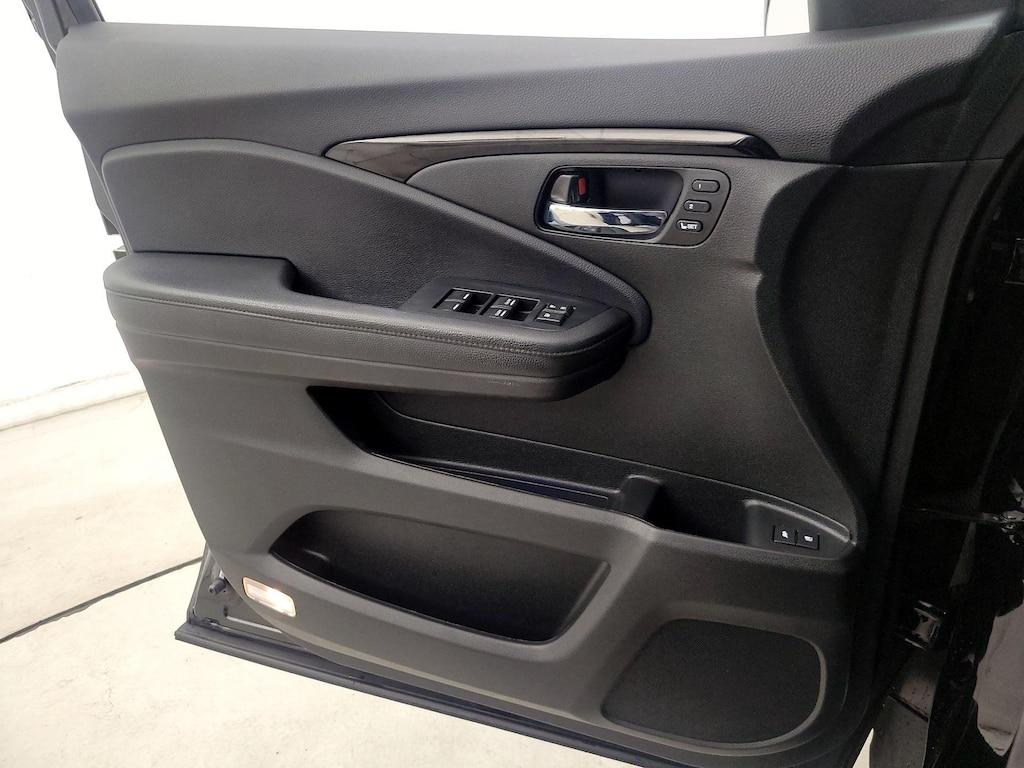 used 2022 Honda Pilot car, priced at $33,998