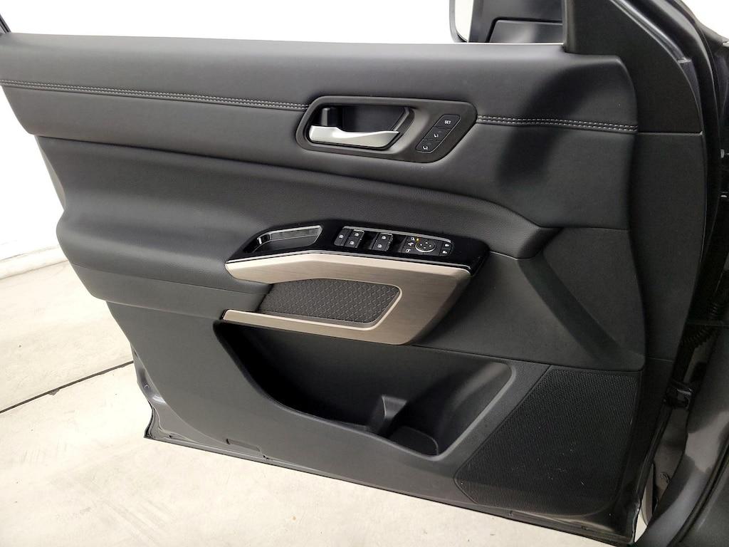 used 2025 Nissan Pathfinder car, priced at $43,998