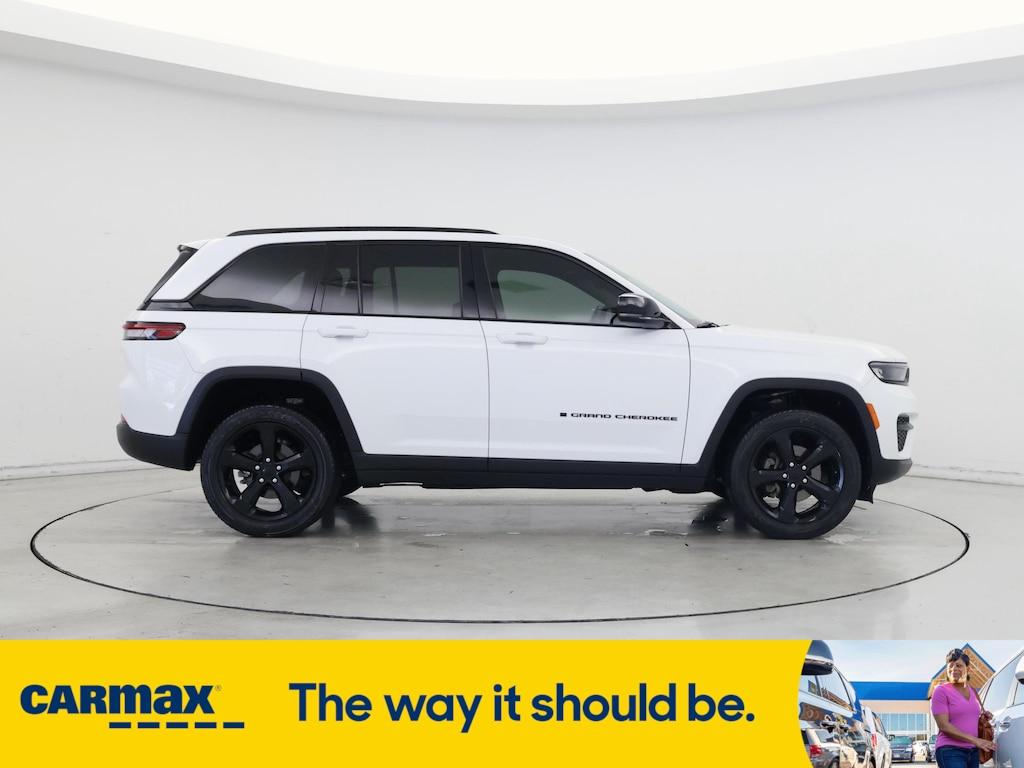 used 2022 Jeep Grand Cherokee car, priced at $32,998