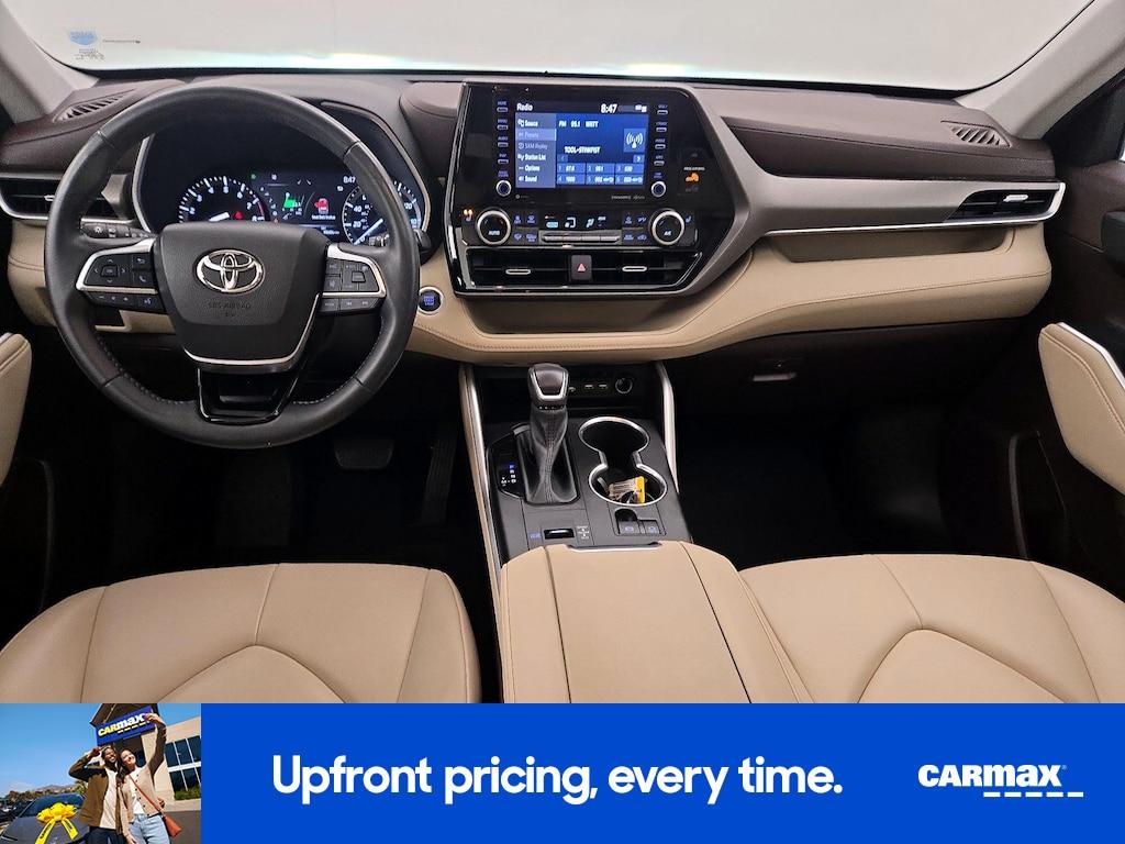 used 2021 Toyota Highlander car, priced at $30,998