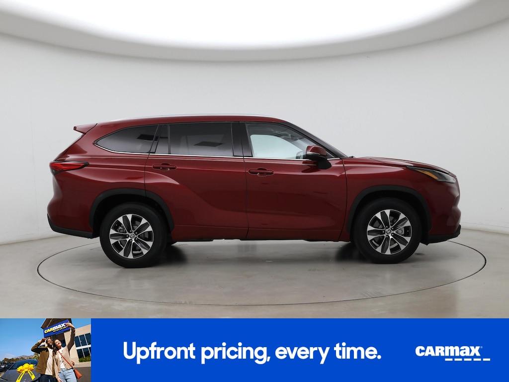 used 2021 Toyota Highlander car, priced at $30,998