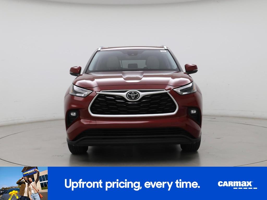 used 2021 Toyota Highlander car, priced at $30,998
