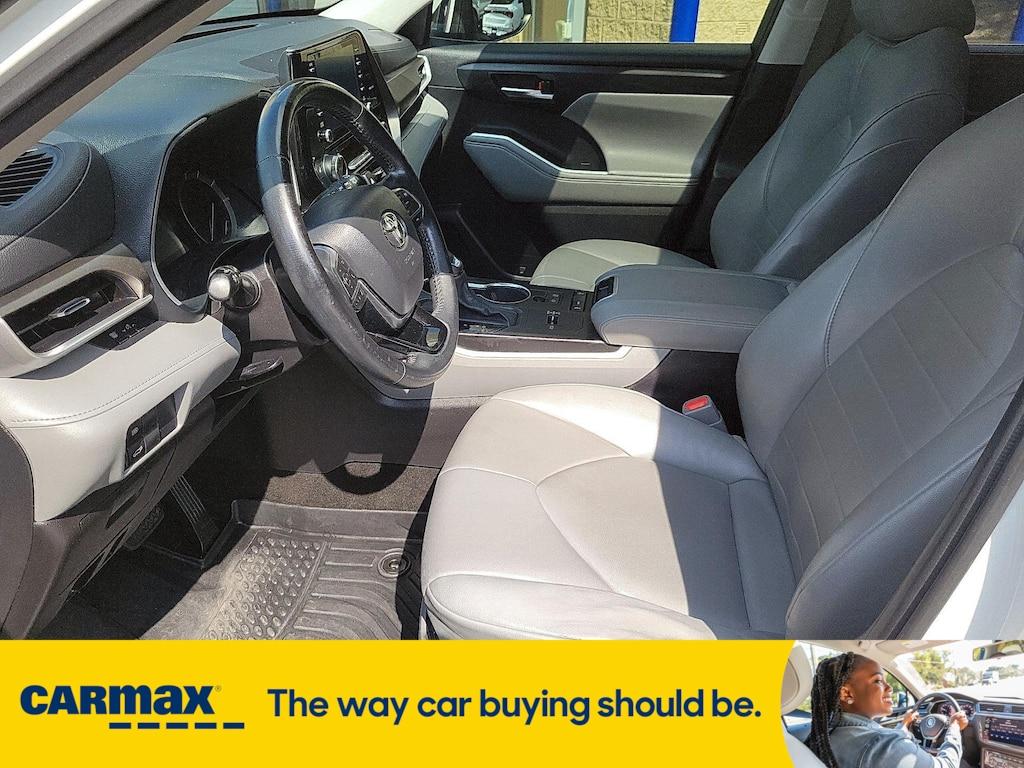 used 2021 Toyota Highlander car, priced at $33,998