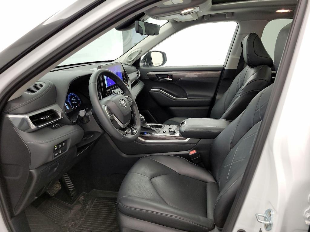 used 2024 Toyota Highlander car, priced at $53,998