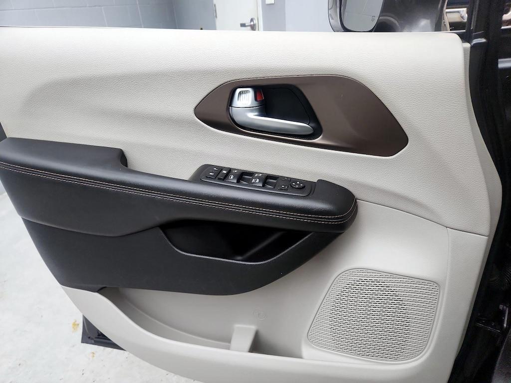 used 2018 Chrysler Pacifica car, priced at $21,998