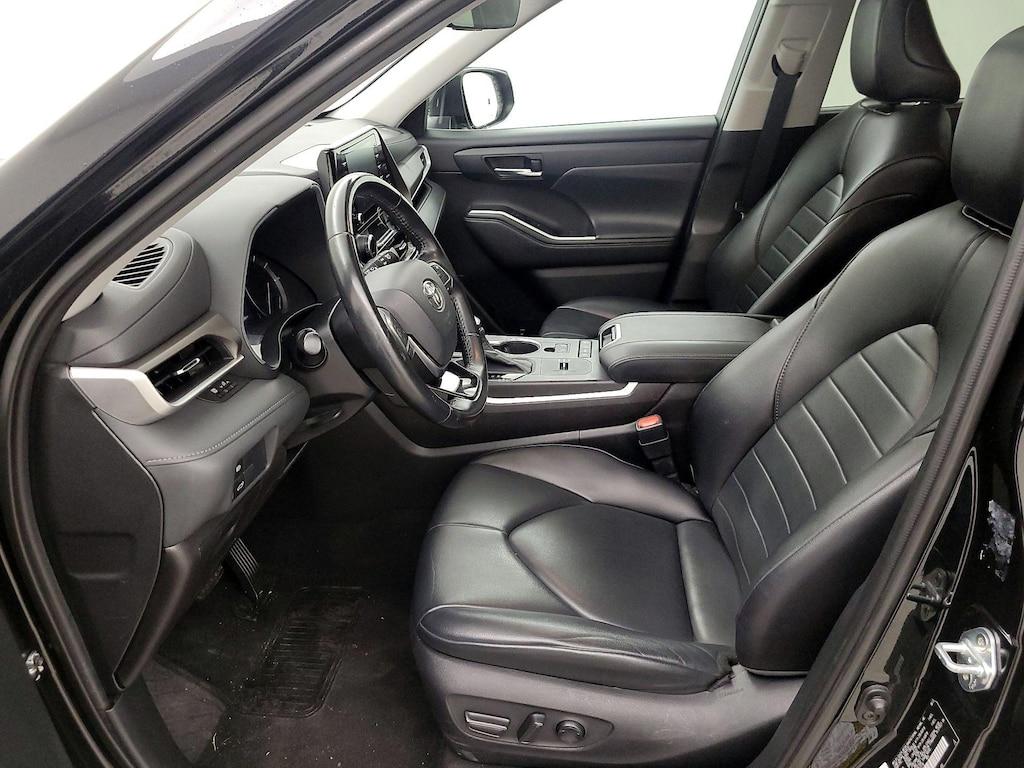 used 2021 Toyota Highlander car, priced at $30,998