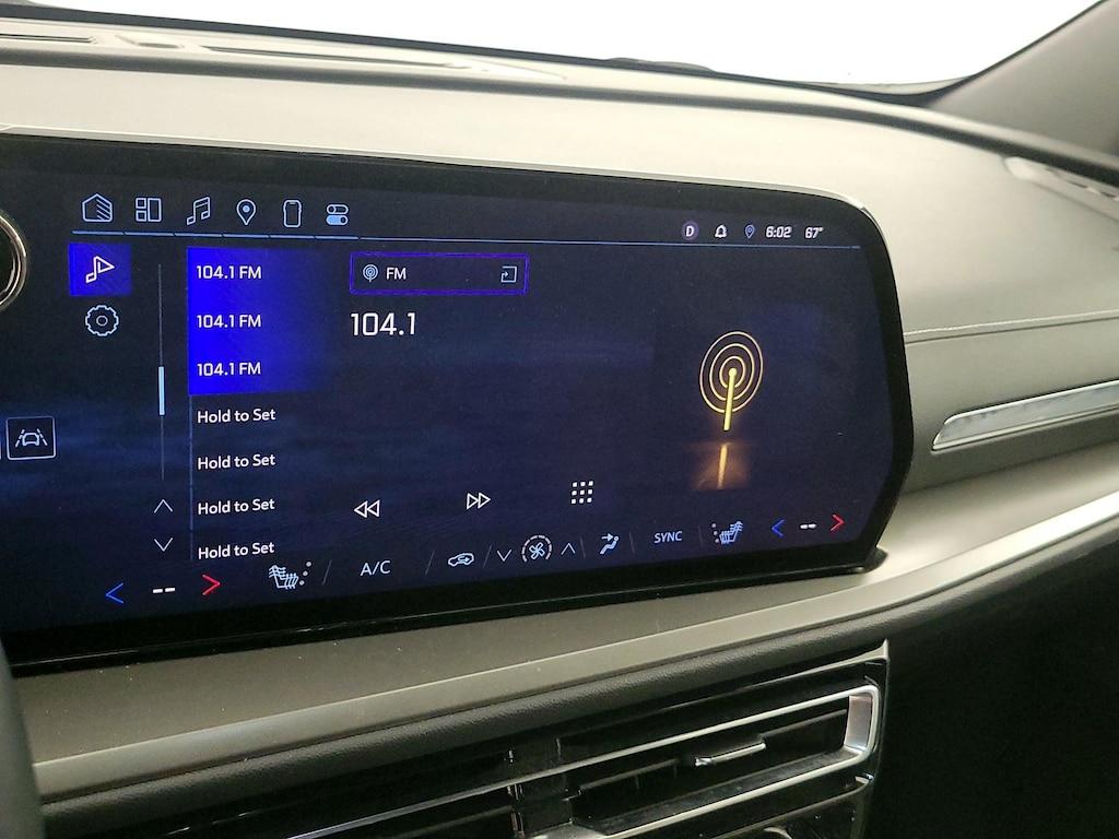 used 2025 Chevrolet Traverse car, priced at $40,998