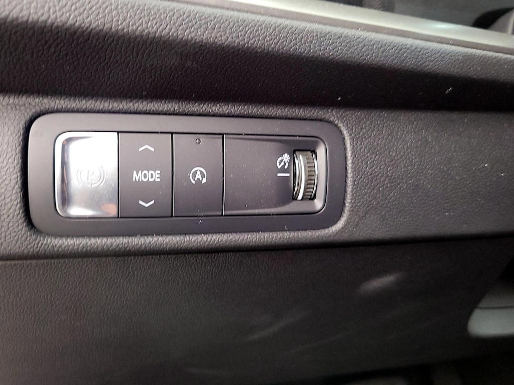 used 2025 Chevrolet Traverse car, priced at $40,998