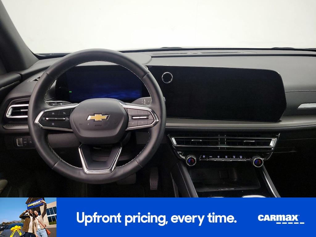 used 2025 Chevrolet Traverse car, priced at $40,998