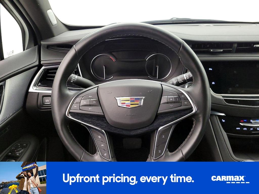 used 2025 Cadillac XT5 car, priced at $43,998