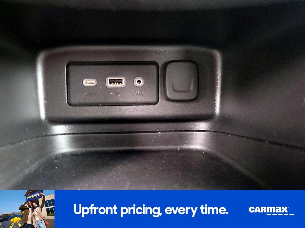 used 2021 Chevrolet Equinox car, priced at $18,998