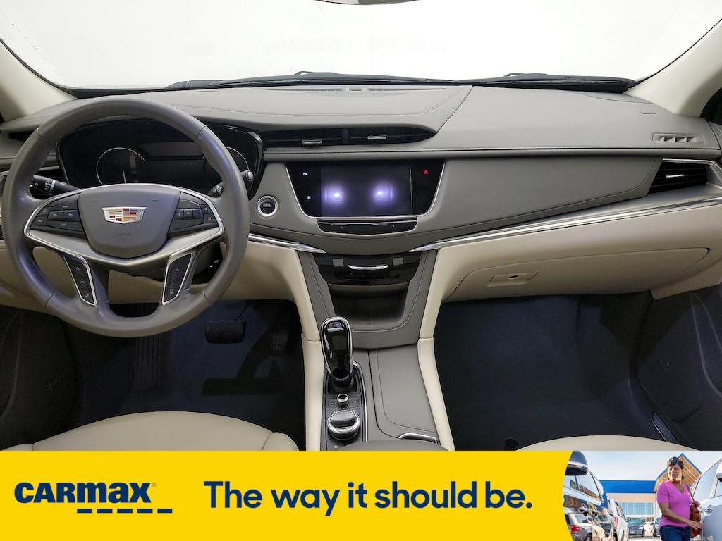 used 2020 Cadillac XT5 car, priced at $24,998