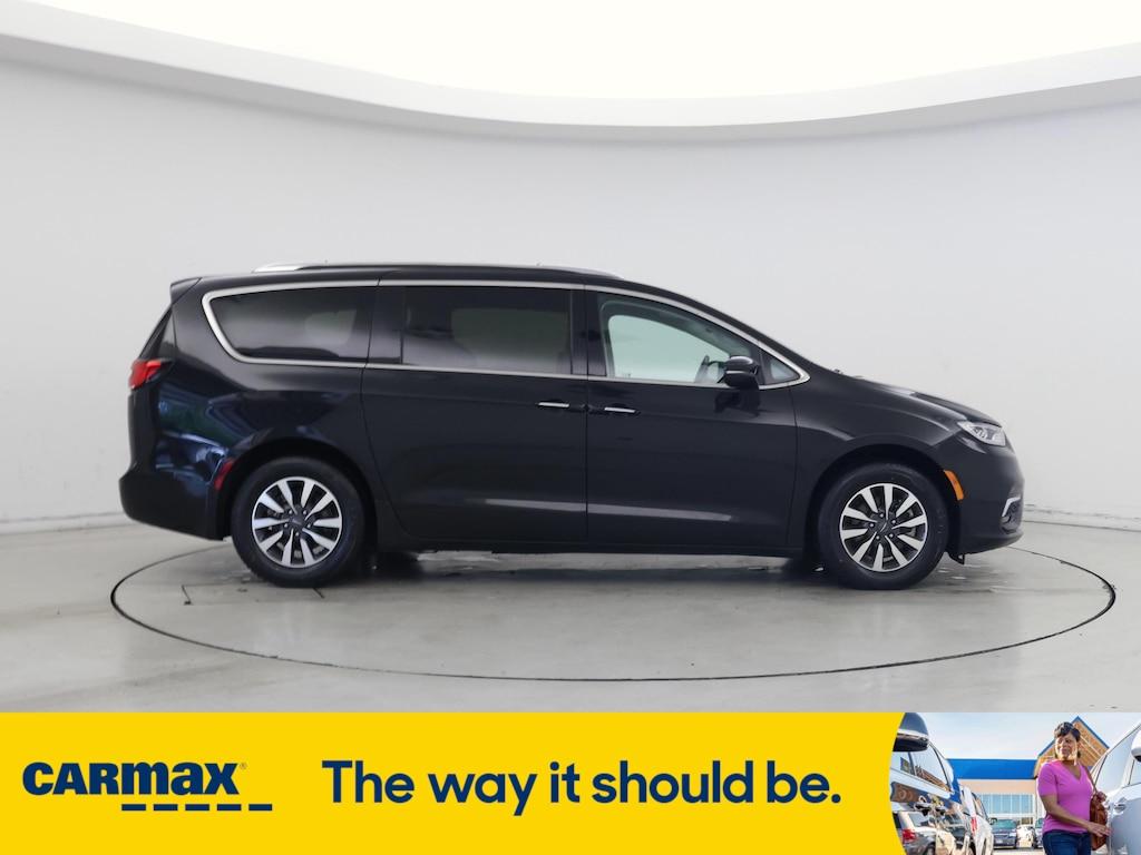 used 2021 Chrysler Pacifica car, priced at $28,998