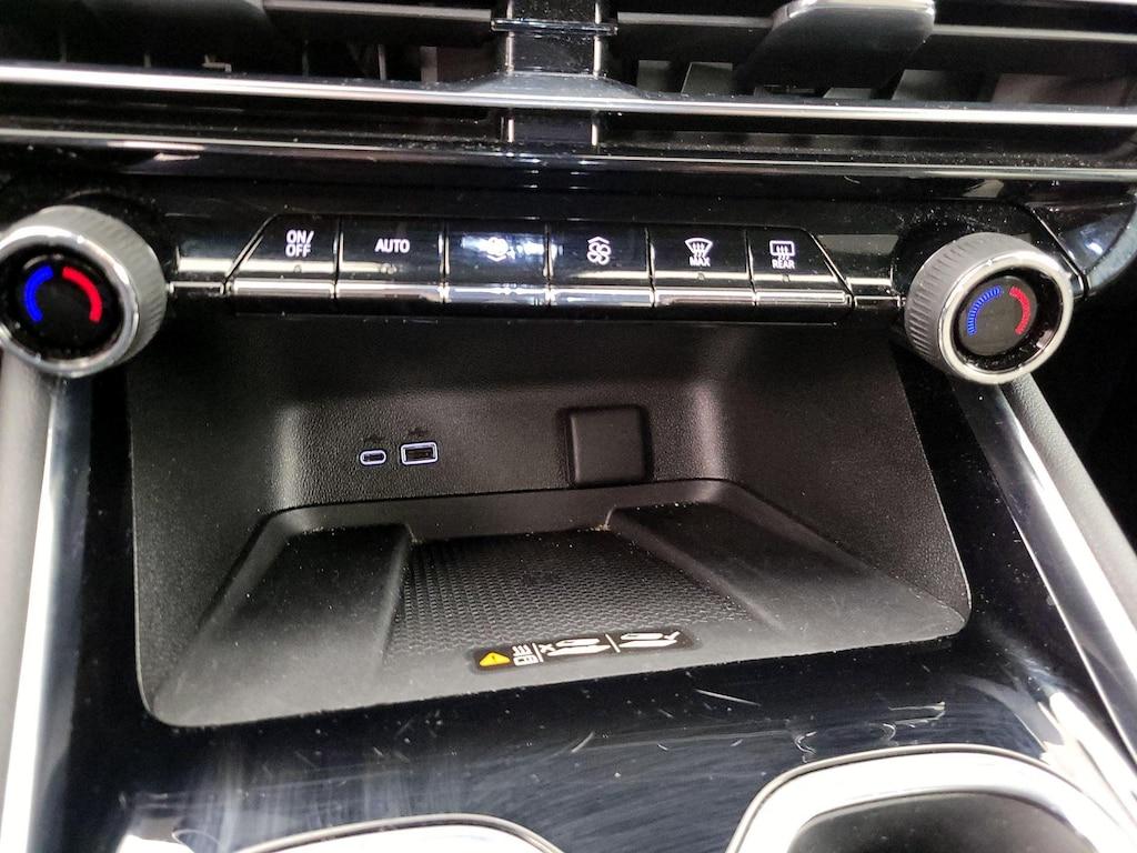 used 2025 Chevrolet Traverse car, priced at $39,998