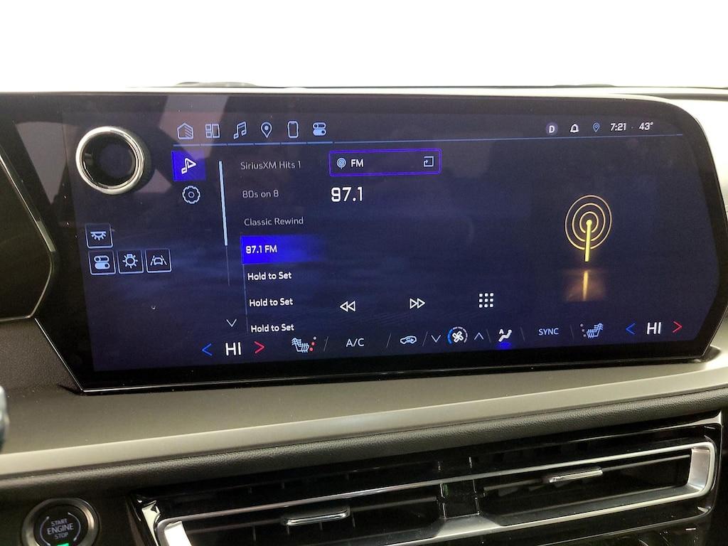 used 2025 Chevrolet Traverse car, priced at $39,998