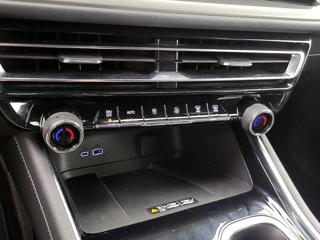 used 2025 Chevrolet Traverse car, priced at $38,998