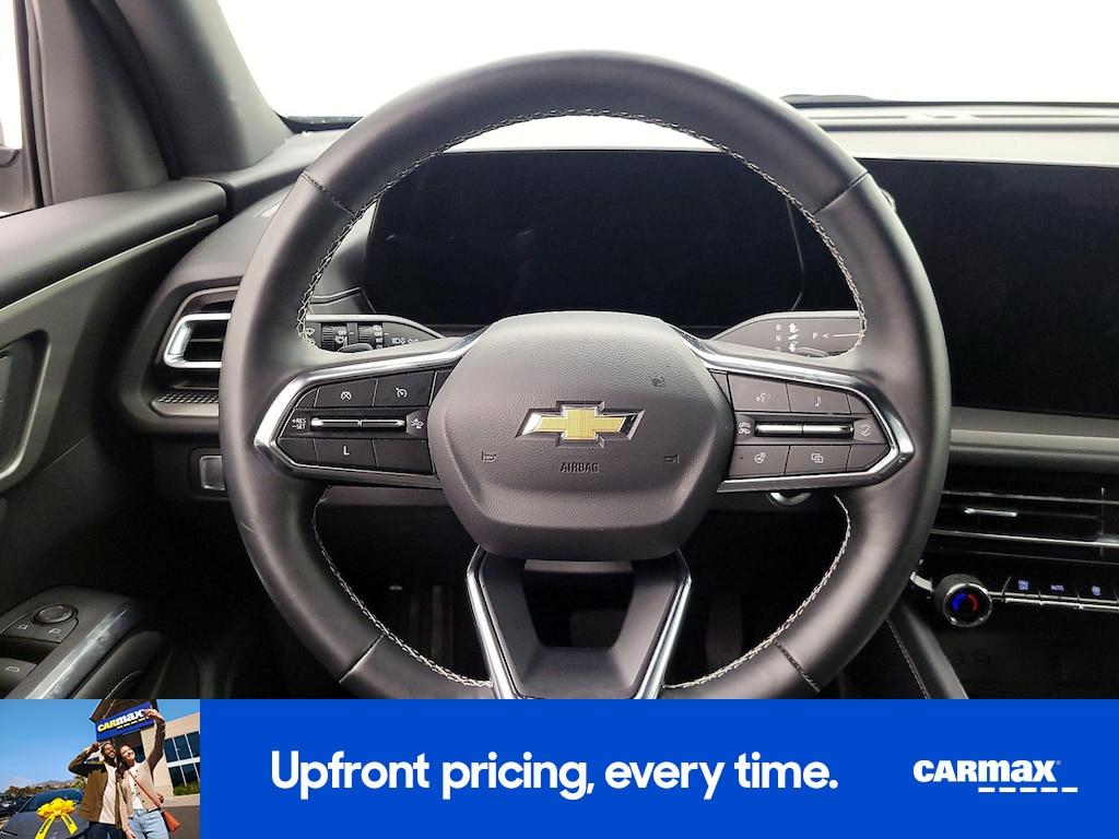 used 2025 Chevrolet Traverse car, priced at $38,998