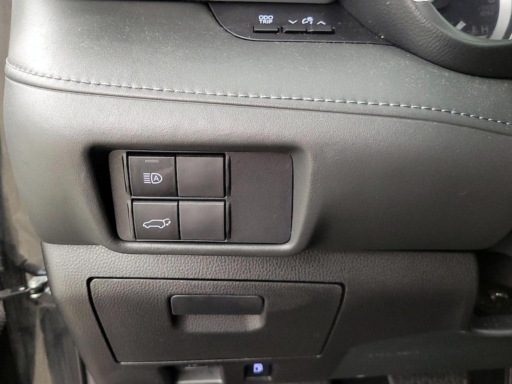 used 2021 Toyota Highlander car, priced at $32,998