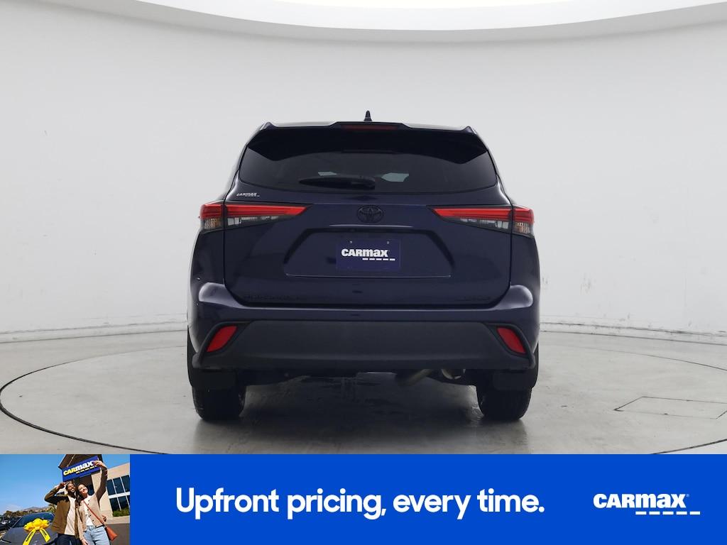 used 2022 Toyota Highlander car, priced at $33,998