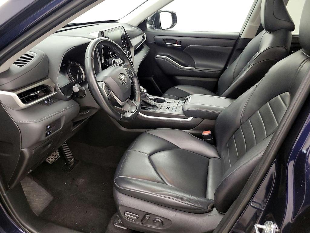 used 2022 Toyota Highlander car, priced at $33,998
