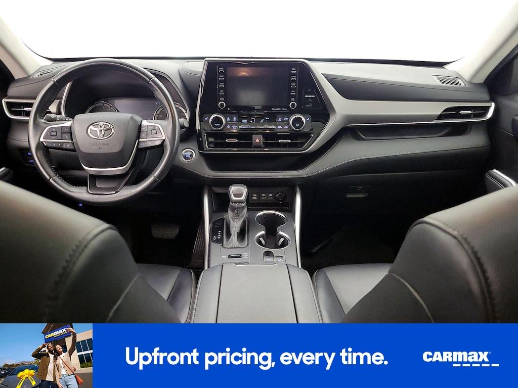 used 2022 Toyota Highlander car, priced at $33,998