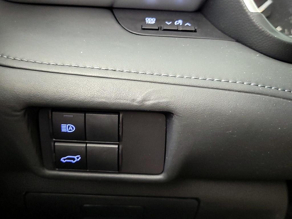 used 2022 Toyota Highlander car, priced at $33,998