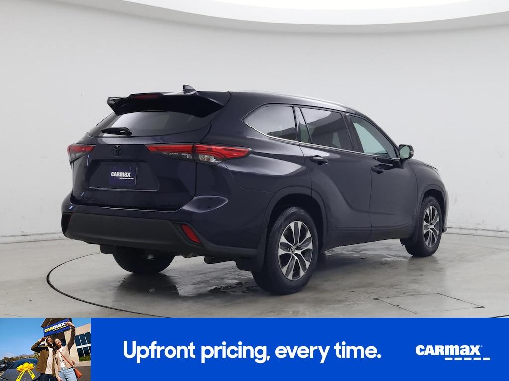 used 2022 Toyota Highlander car, priced at $33,998