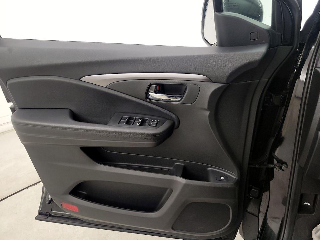 used 2022 Honda Pilot car, priced at $32,998
