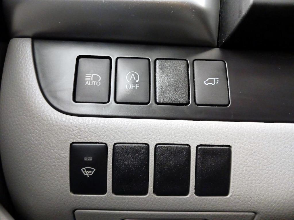 used 2019 Toyota Highlander car, priced at $27,998