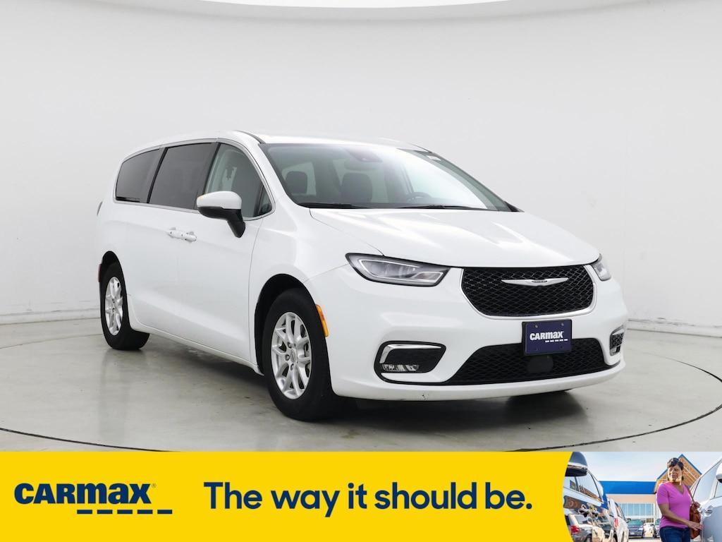 used 2023 Chrysler Pacifica car, priced at $27,998