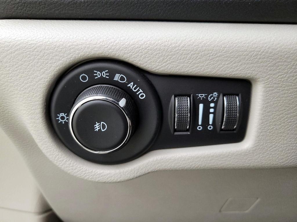 used 2023 Chrysler Pacifica car, priced at $27,998