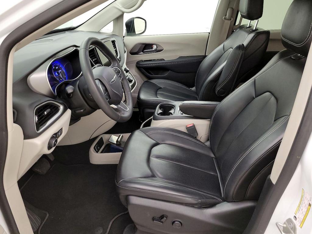 used 2023 Chrysler Pacifica car, priced at $27,998