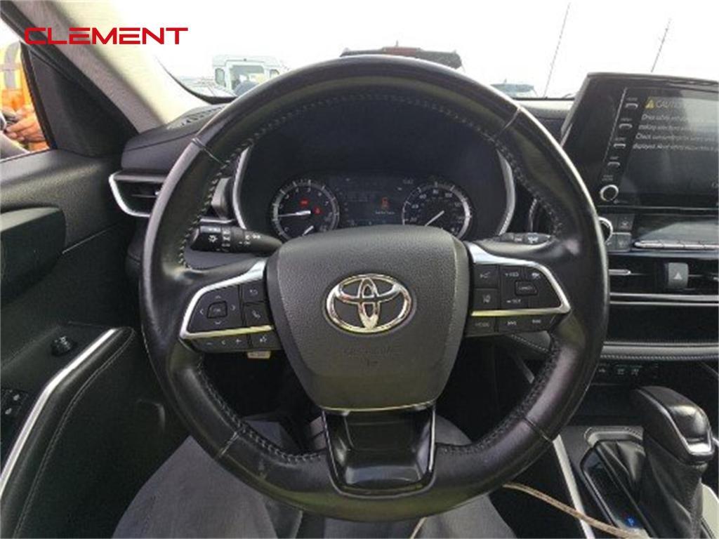 used 2021 Toyota Highlander car, priced at $33,000