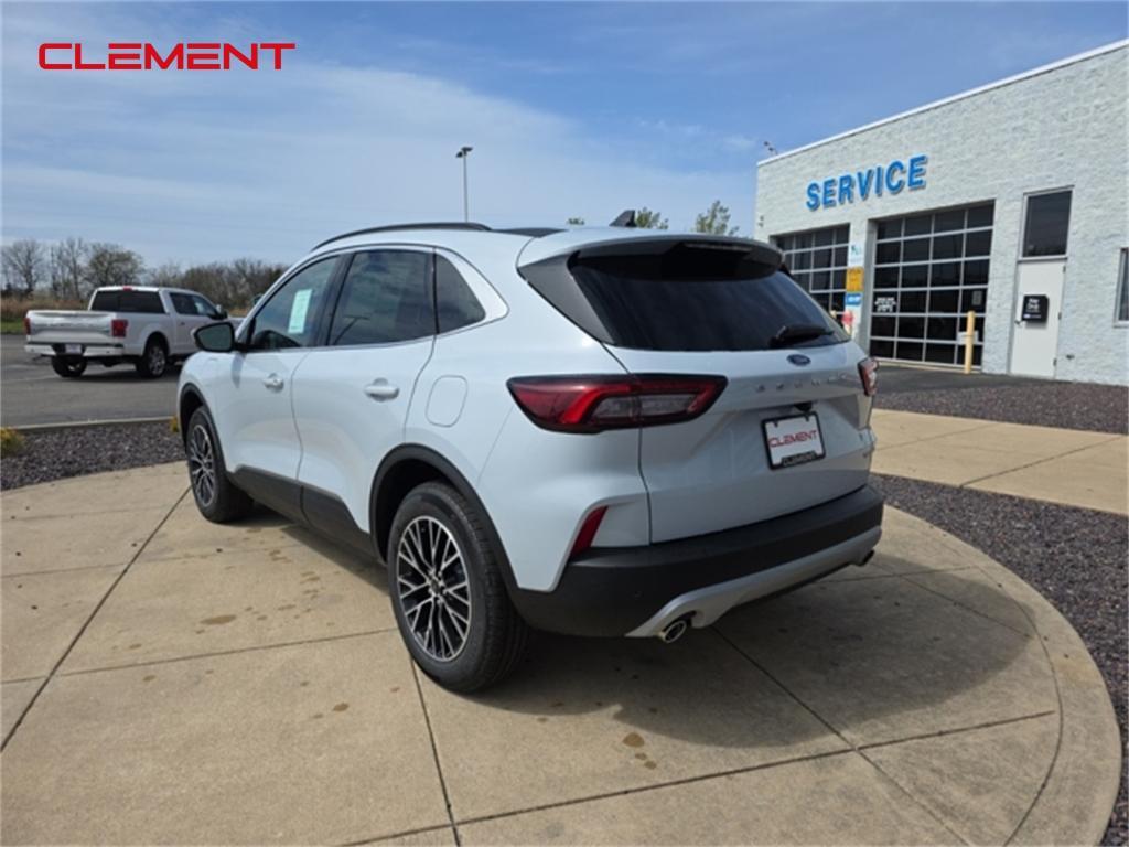 new 2025 Ford Escape car, priced at $35,895