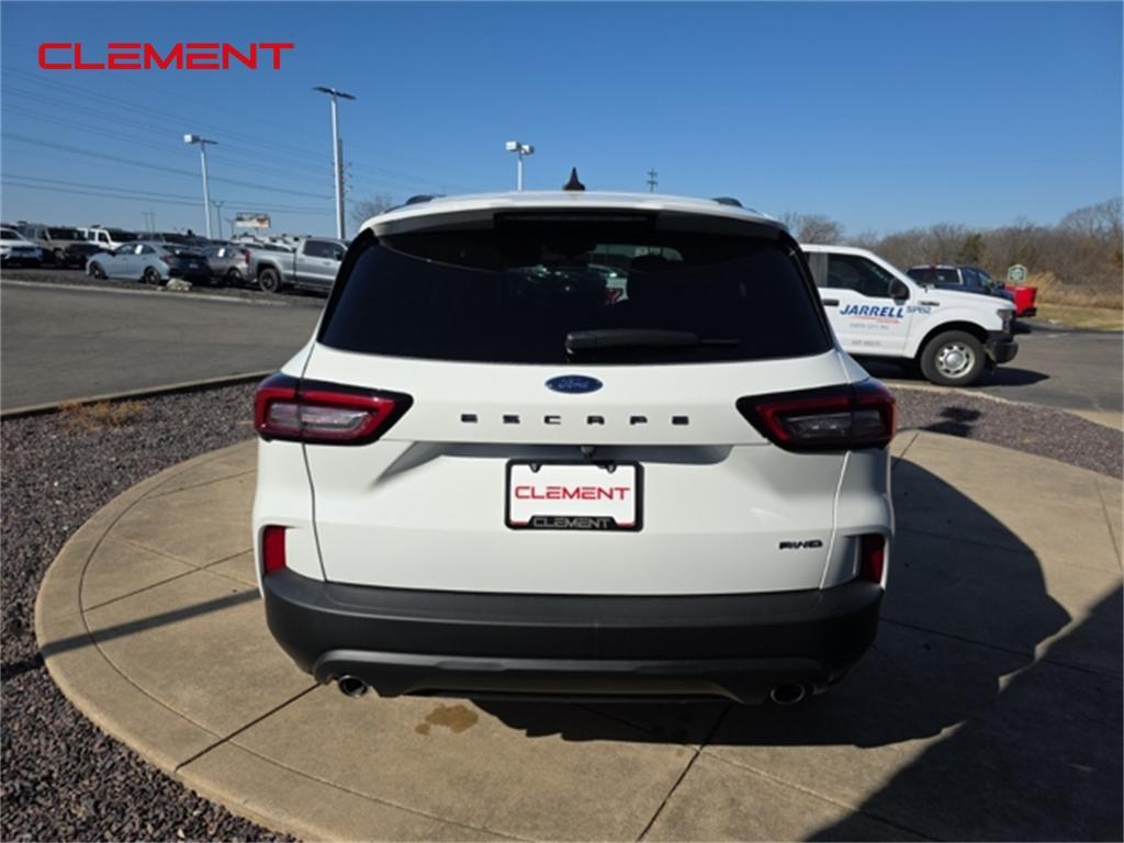 new 2025 Ford Escape car, priced at $30,625