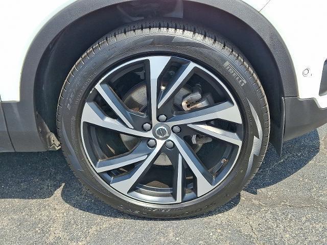 used 2022 Volvo XC40 car, priced at $27,995
