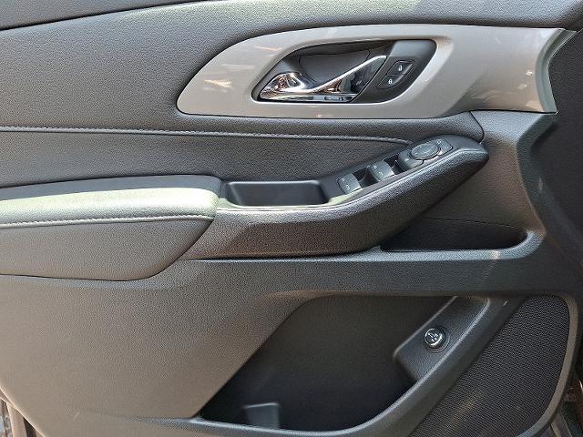 used 2023 Chevrolet Traverse car, priced at $32,295