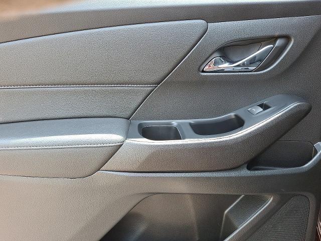 used 2023 Chevrolet Traverse car, priced at $32,295