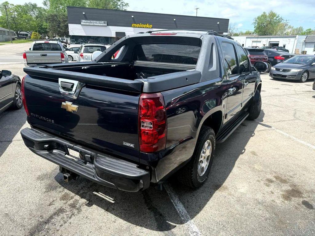 used 2007 Chevrolet Avalanche car, priced at $7,500