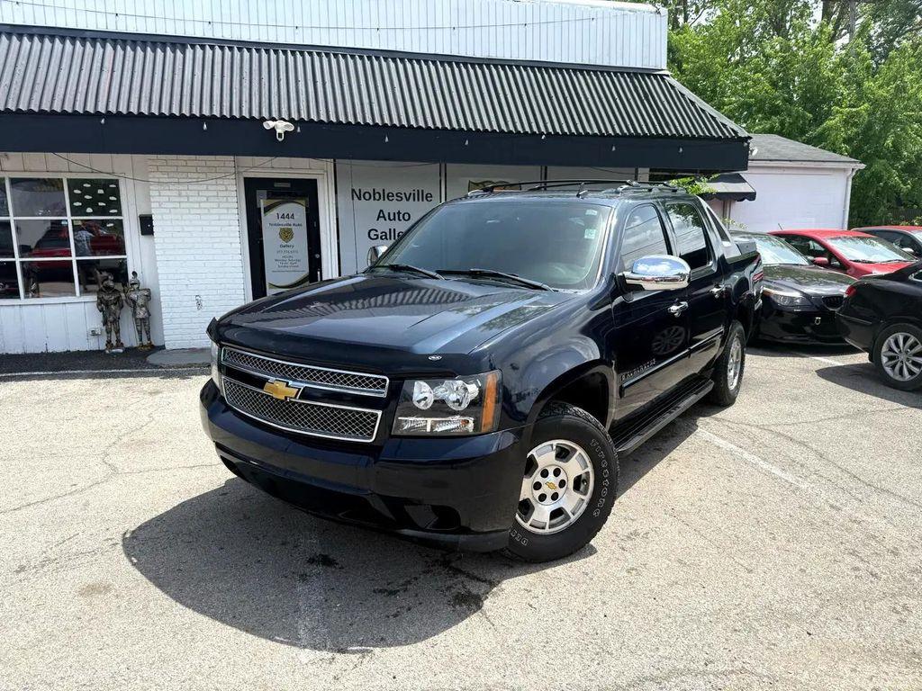 used 2007 Chevrolet Avalanche car, priced at $7,500