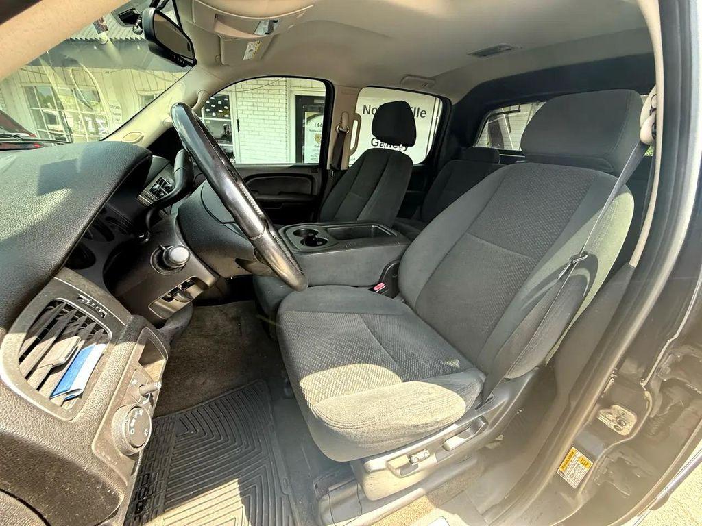 used 2007 Chevrolet Avalanche car, priced at $7,500