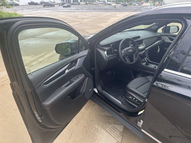 new 2025 Cadillac XT5 car, priced at $58,865