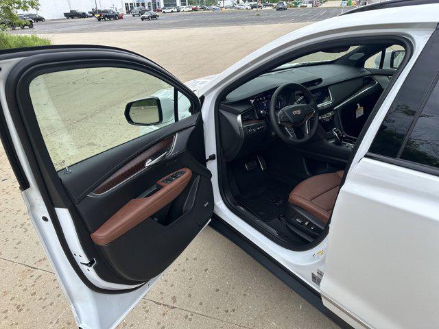 new 2025 Cadillac XT5 car, priced at $67,135