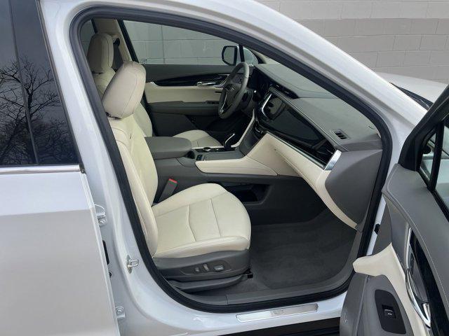 used 2024 Cadillac XT6 car, priced at $42,999