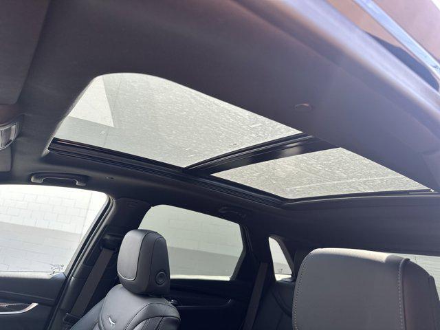 new 2025 Cadillac XT5 car, priced at $68,055